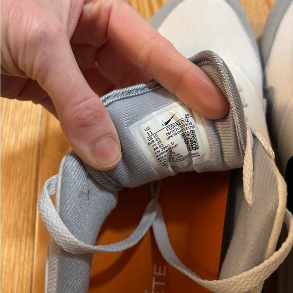 Nike Men's White and Gray Air Max Sneakers - Picture 9 of 9